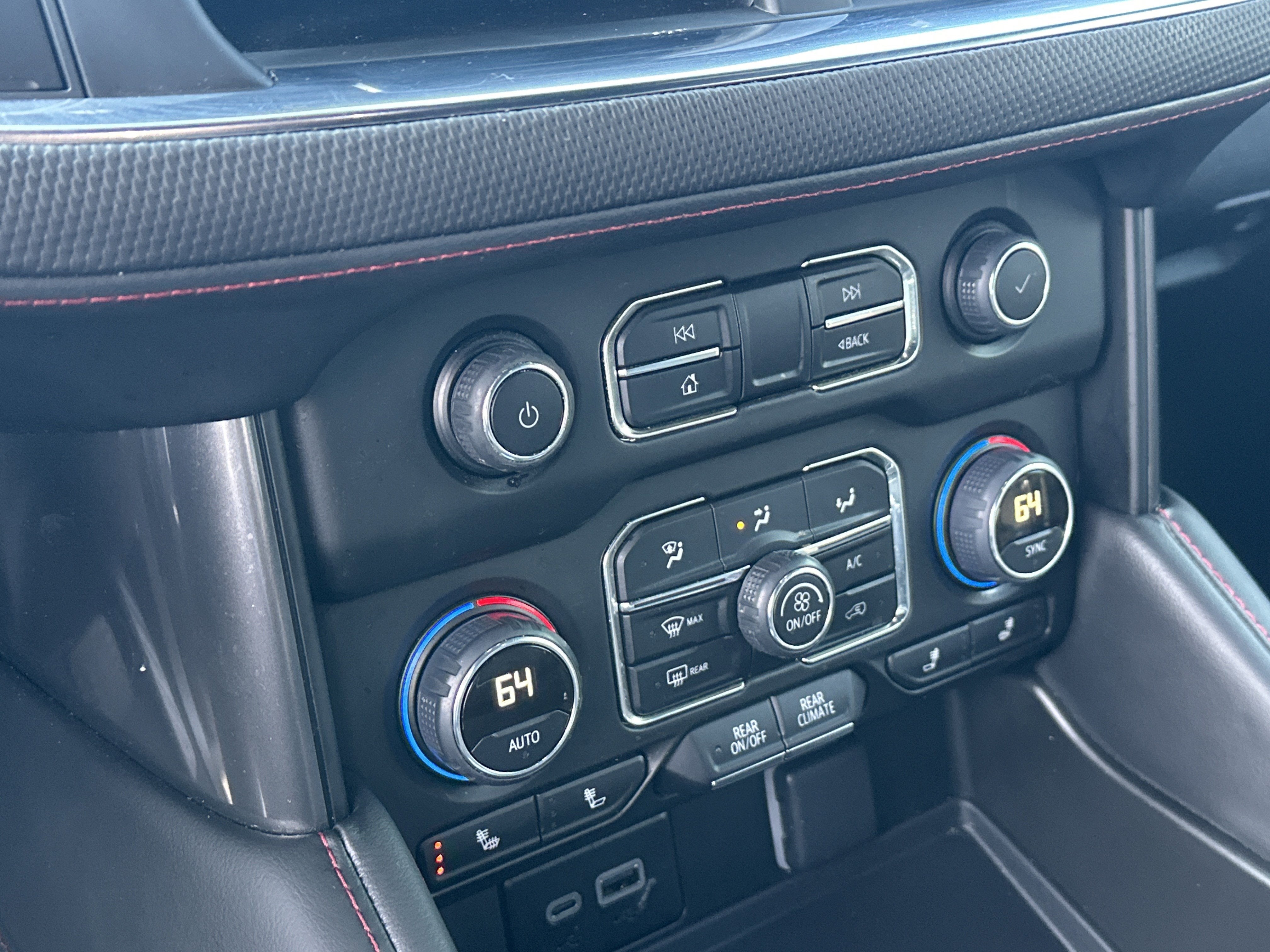 2024 Chevrolet Suburban RST