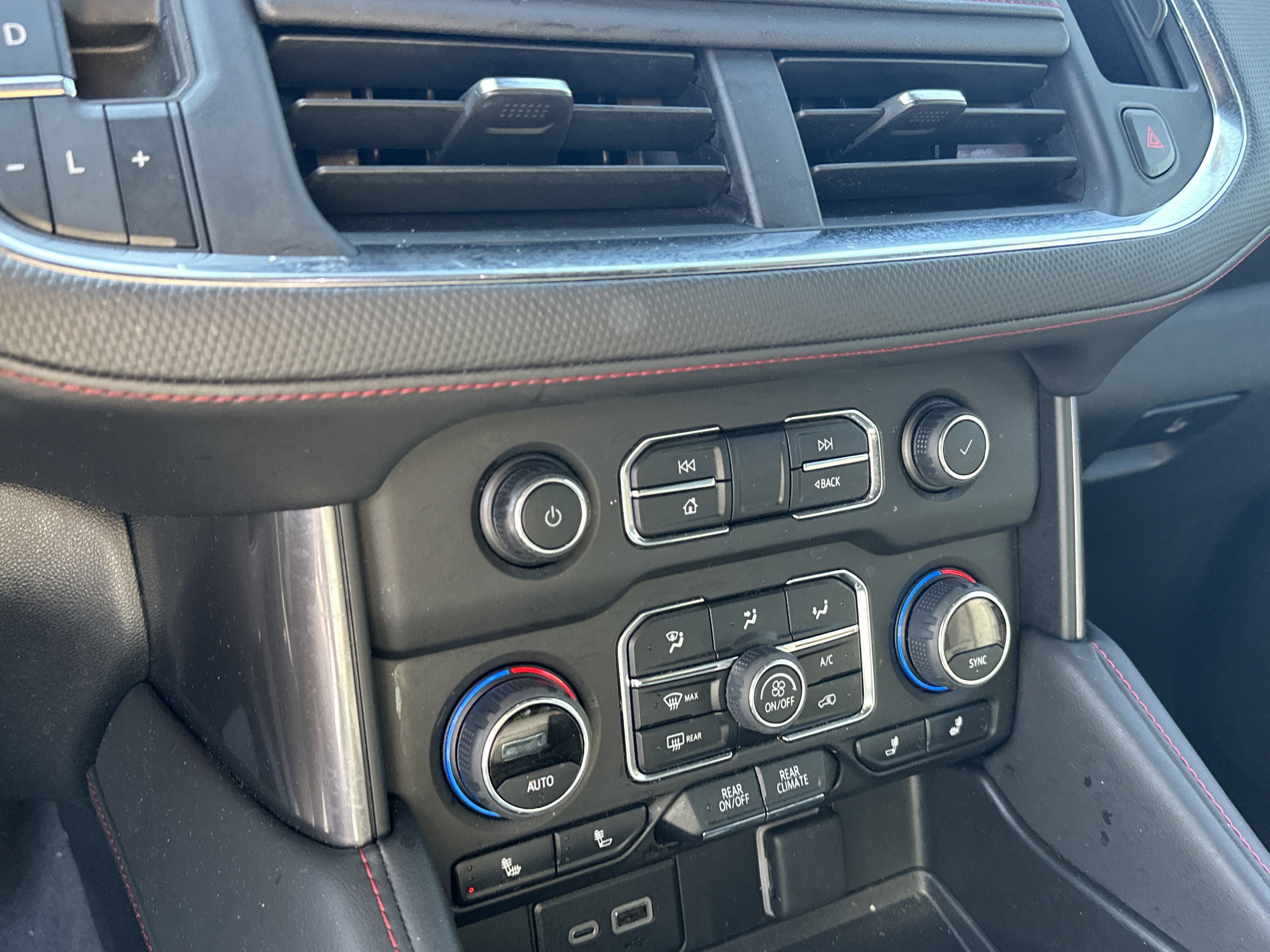 2024 Chevrolet Suburban RST