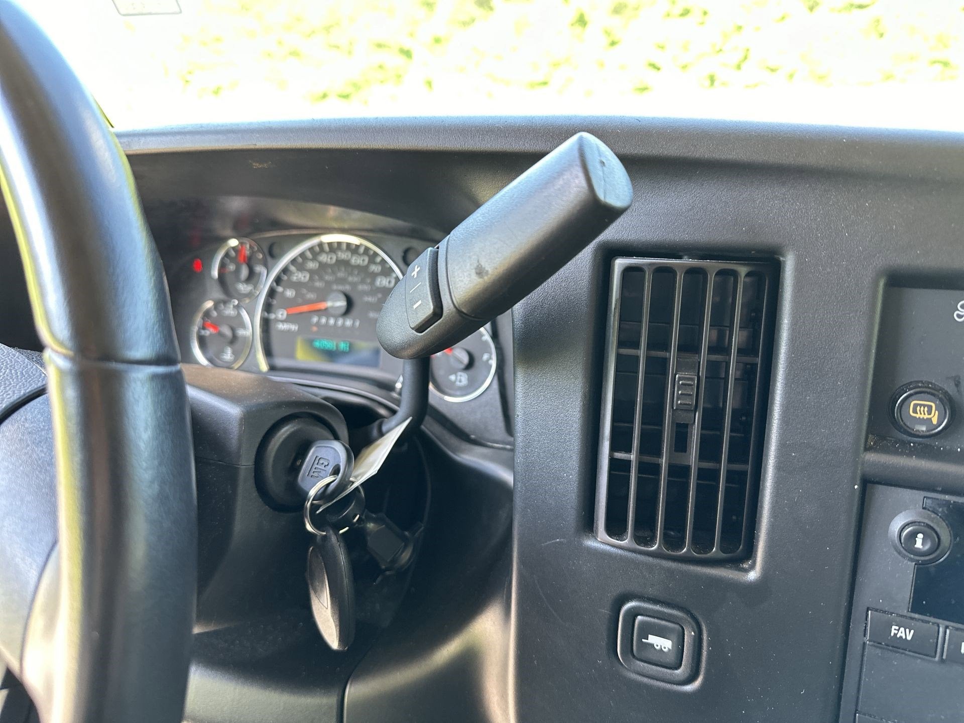 2023 GMC Savana Cargo 2500 Work Van