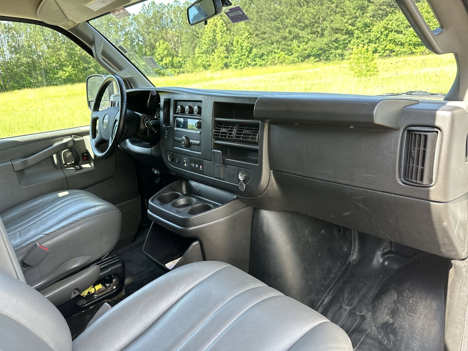 2023 GMC Savana Cargo 2500 Work Van