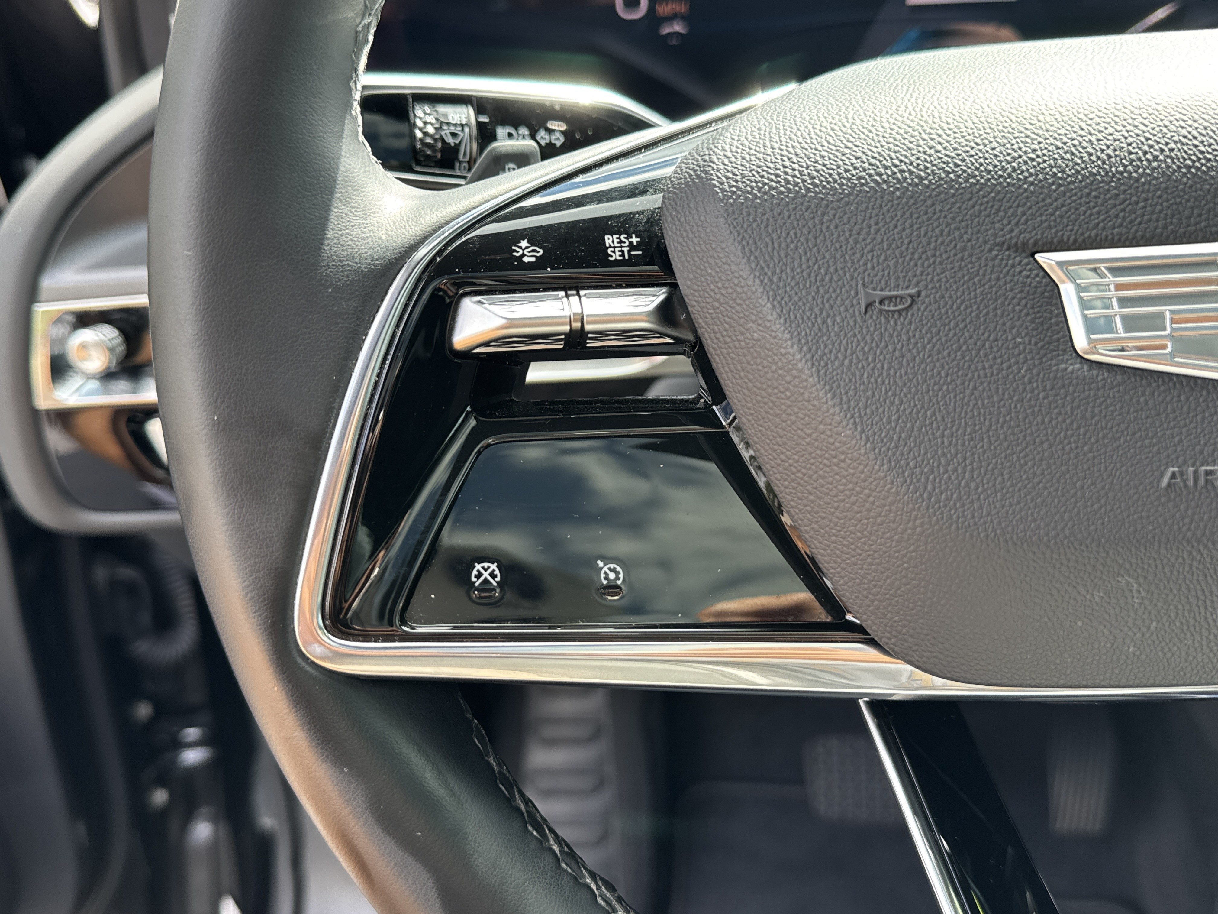 2024 Cadillac LYRIQ Tech