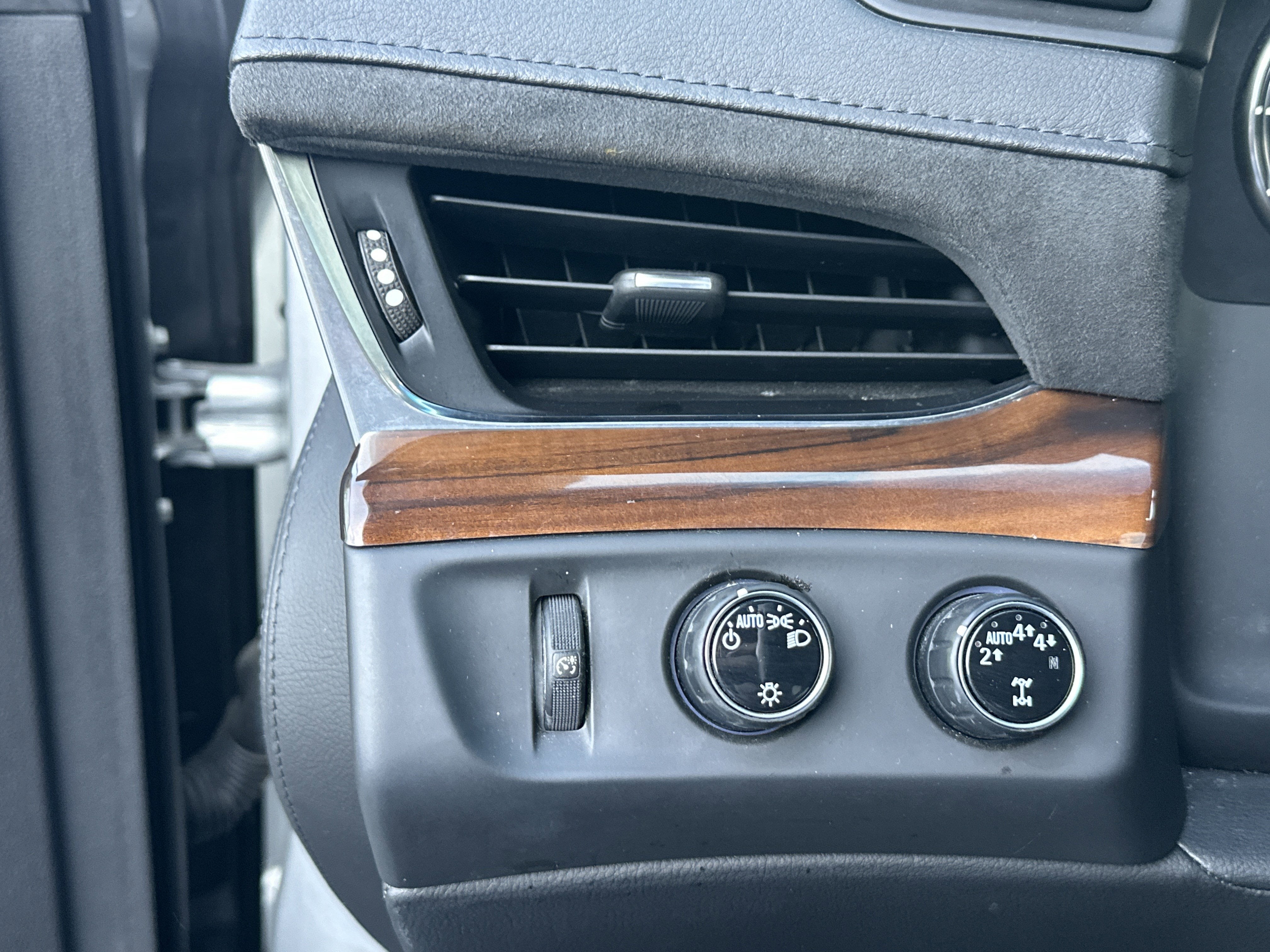 2017 Cadillac Escalade Luxury
