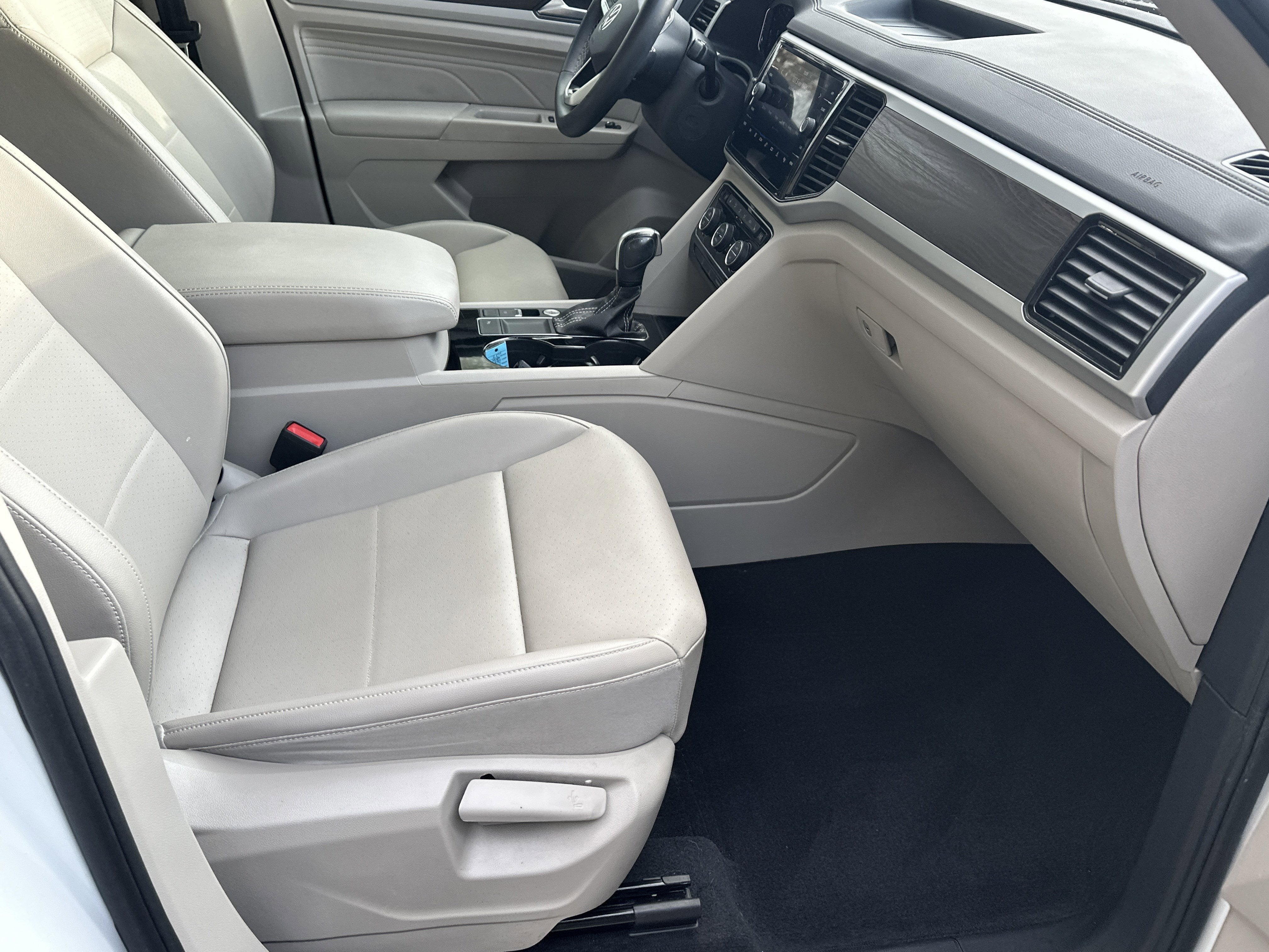 2022 Volkswagen Atlas 3.6L V6 SE w/Technology