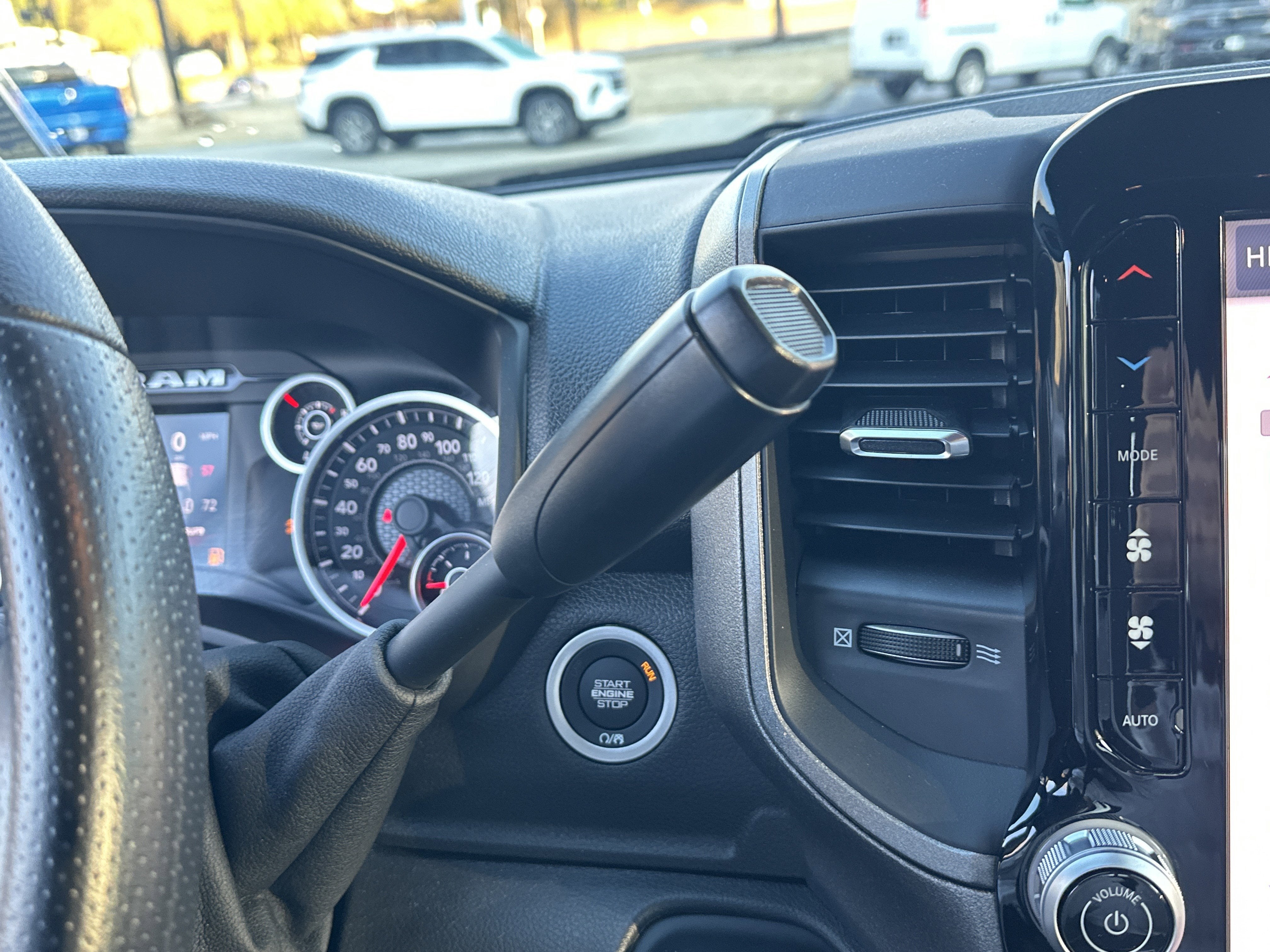 2025 RAM 3500 Tradesman Crew Cab 4x4 6'4" Box