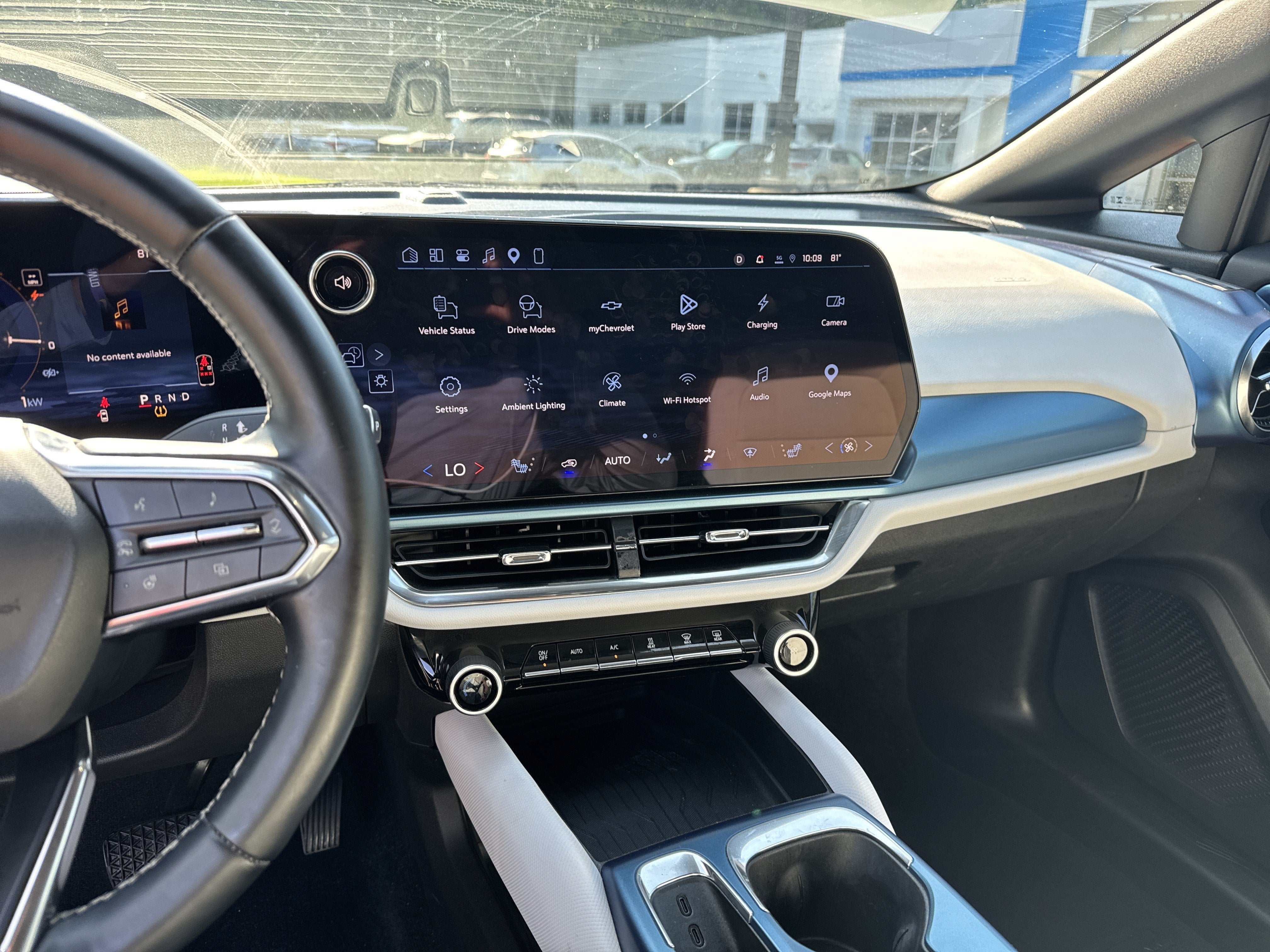 2024 Chevrolet Equinox EV LT - Photo 27