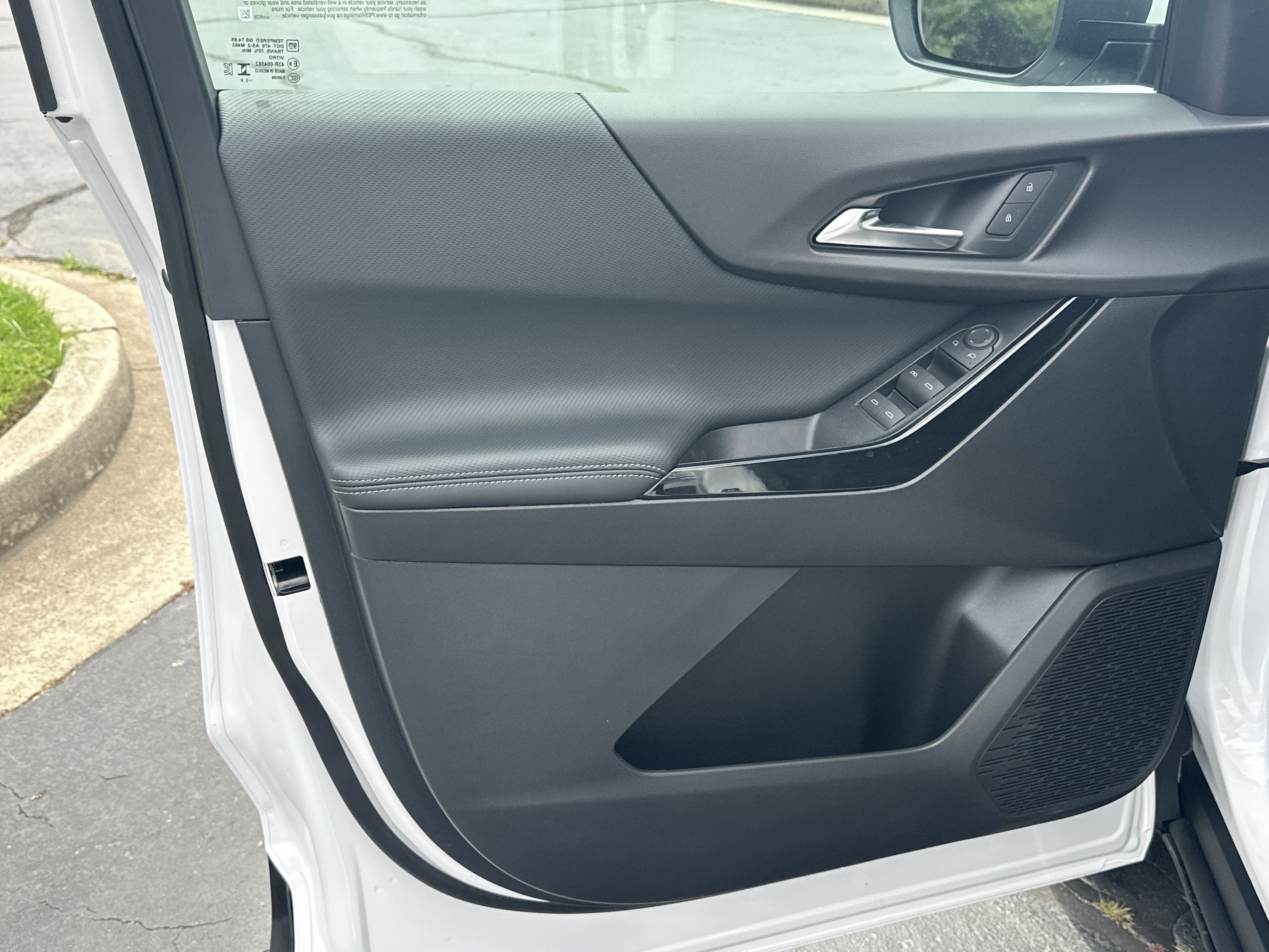 2027 Chevrolet Equinox FWD LT
