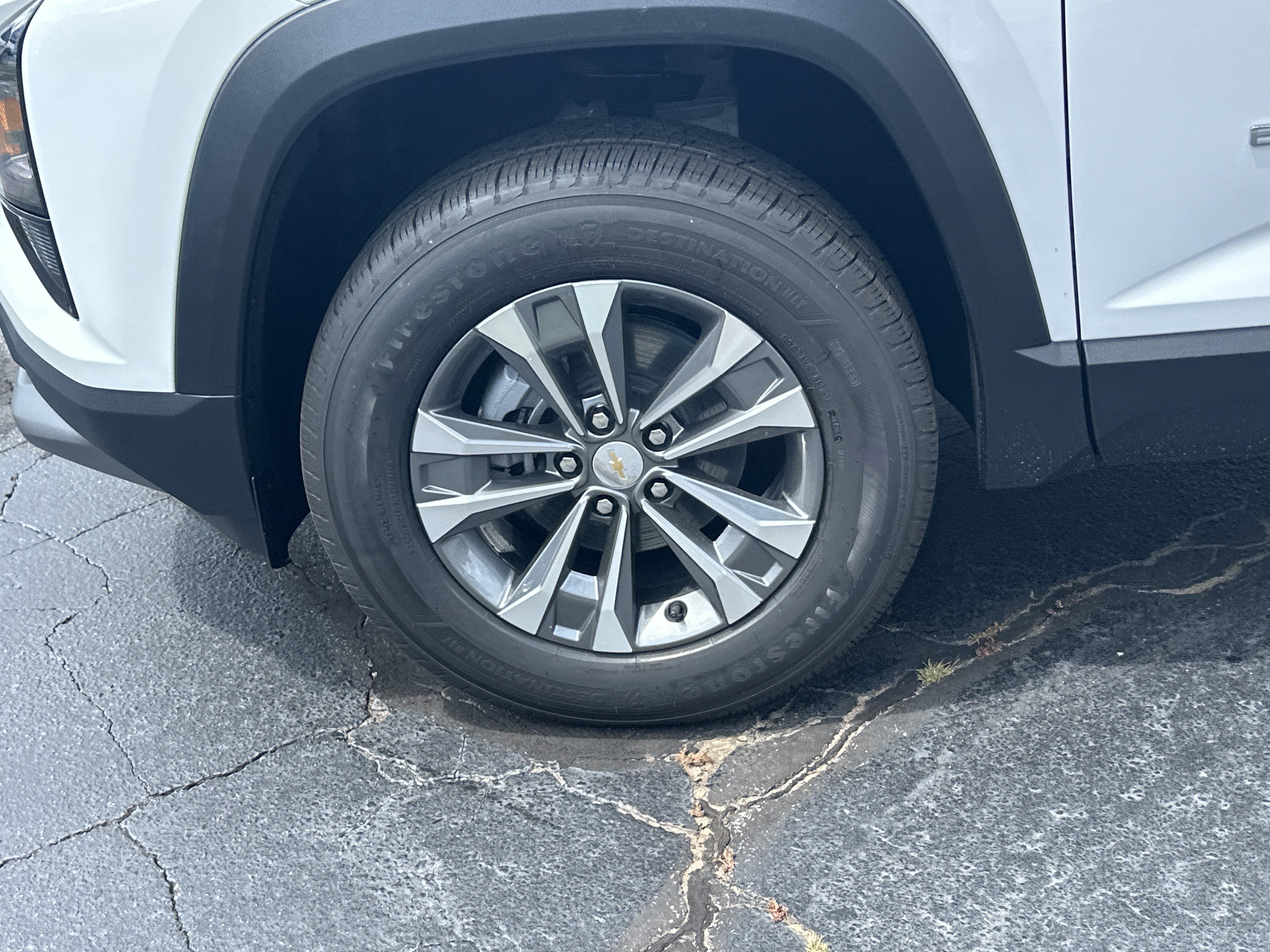 2027 Chevrolet Equinox FWD LT