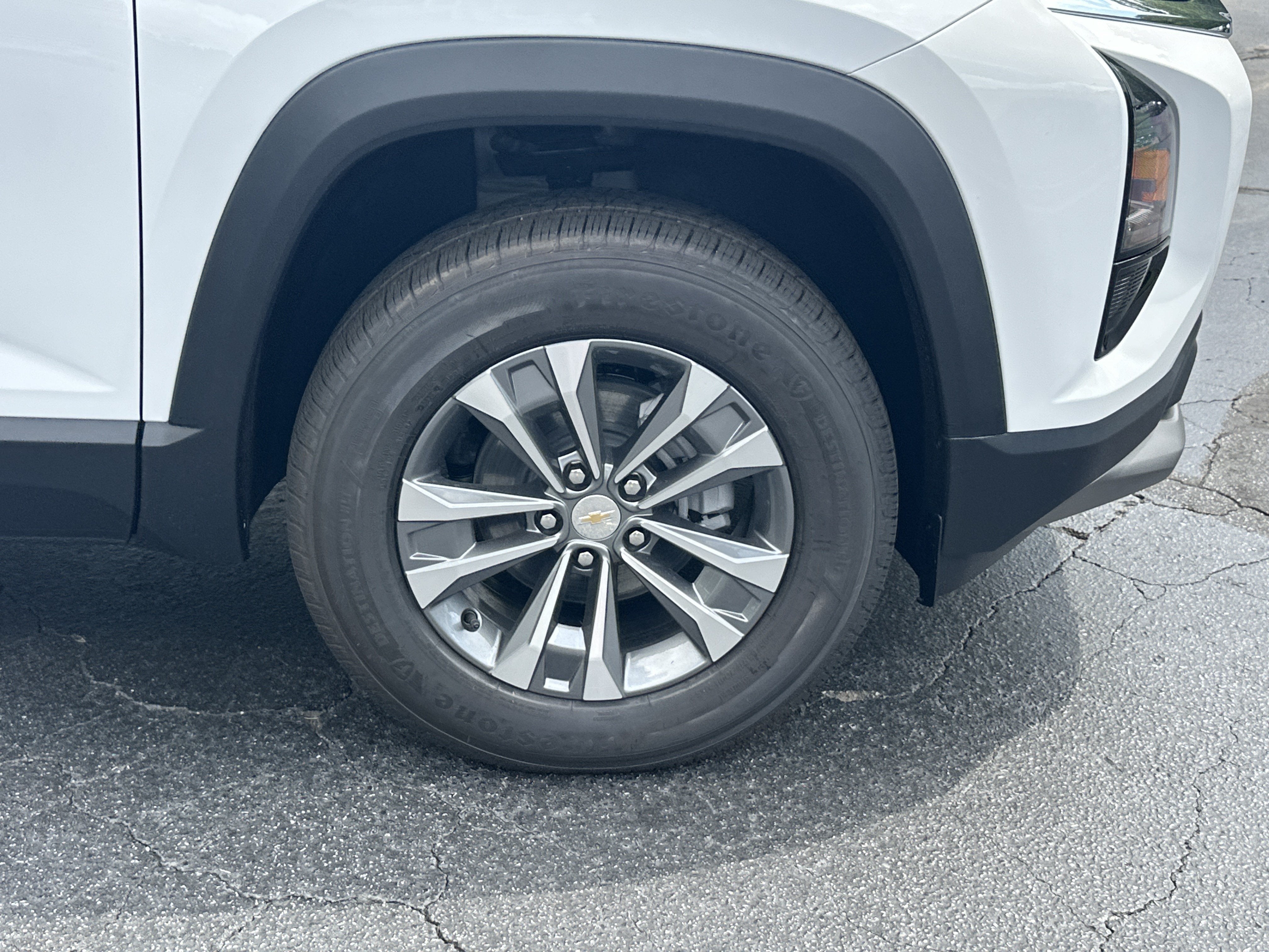 2027 Chevrolet Equinox FWD LT