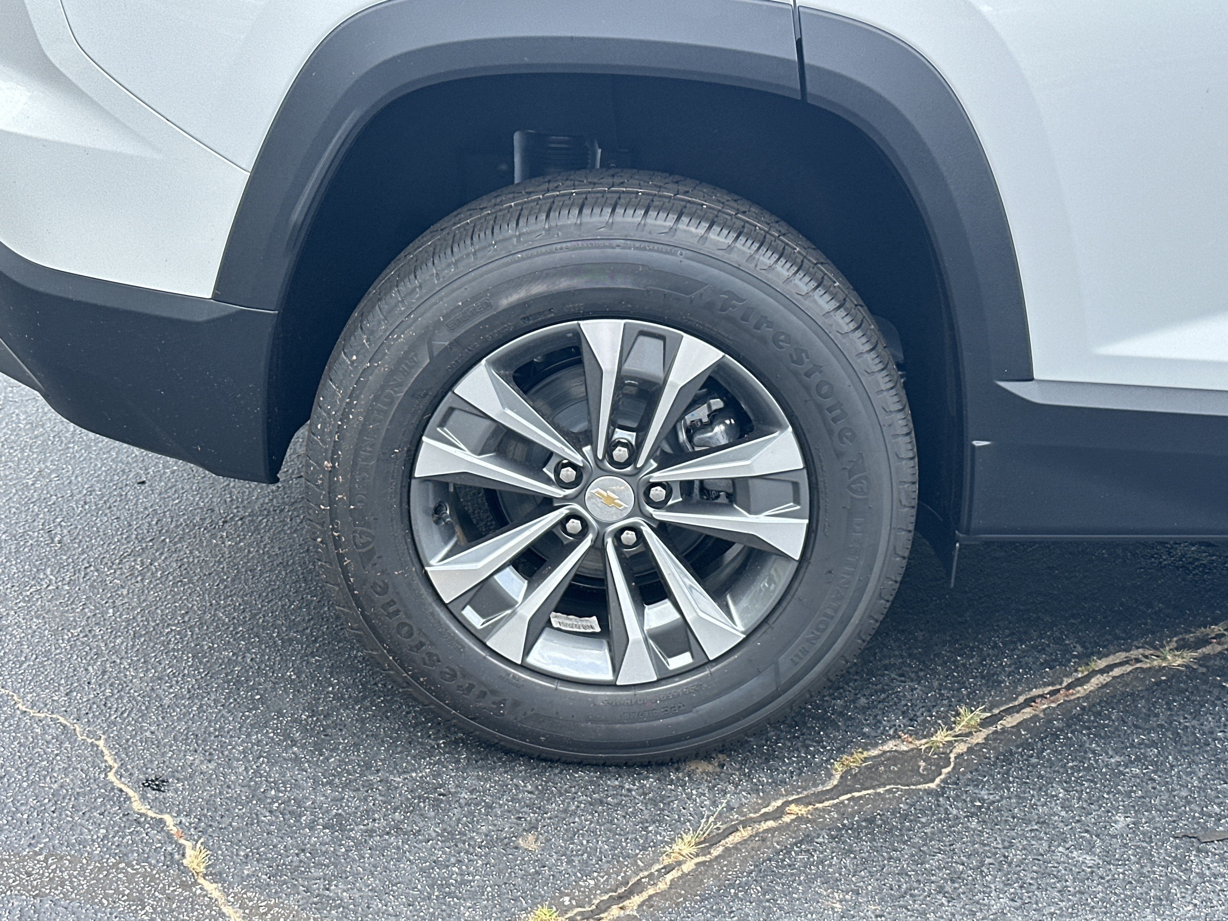 2027 Chevrolet Equinox FWD LT