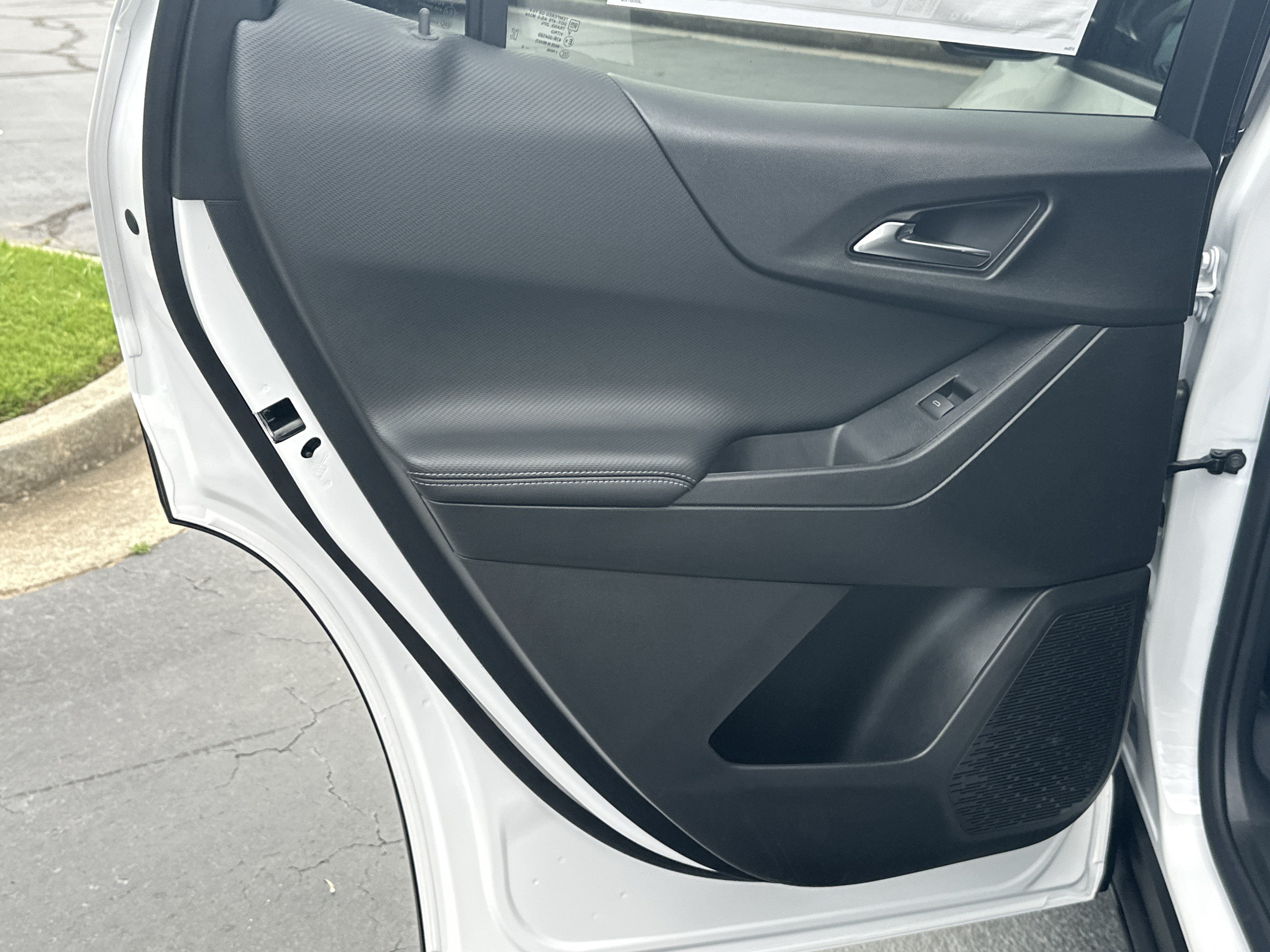 2027 Chevrolet Equinox FWD LT