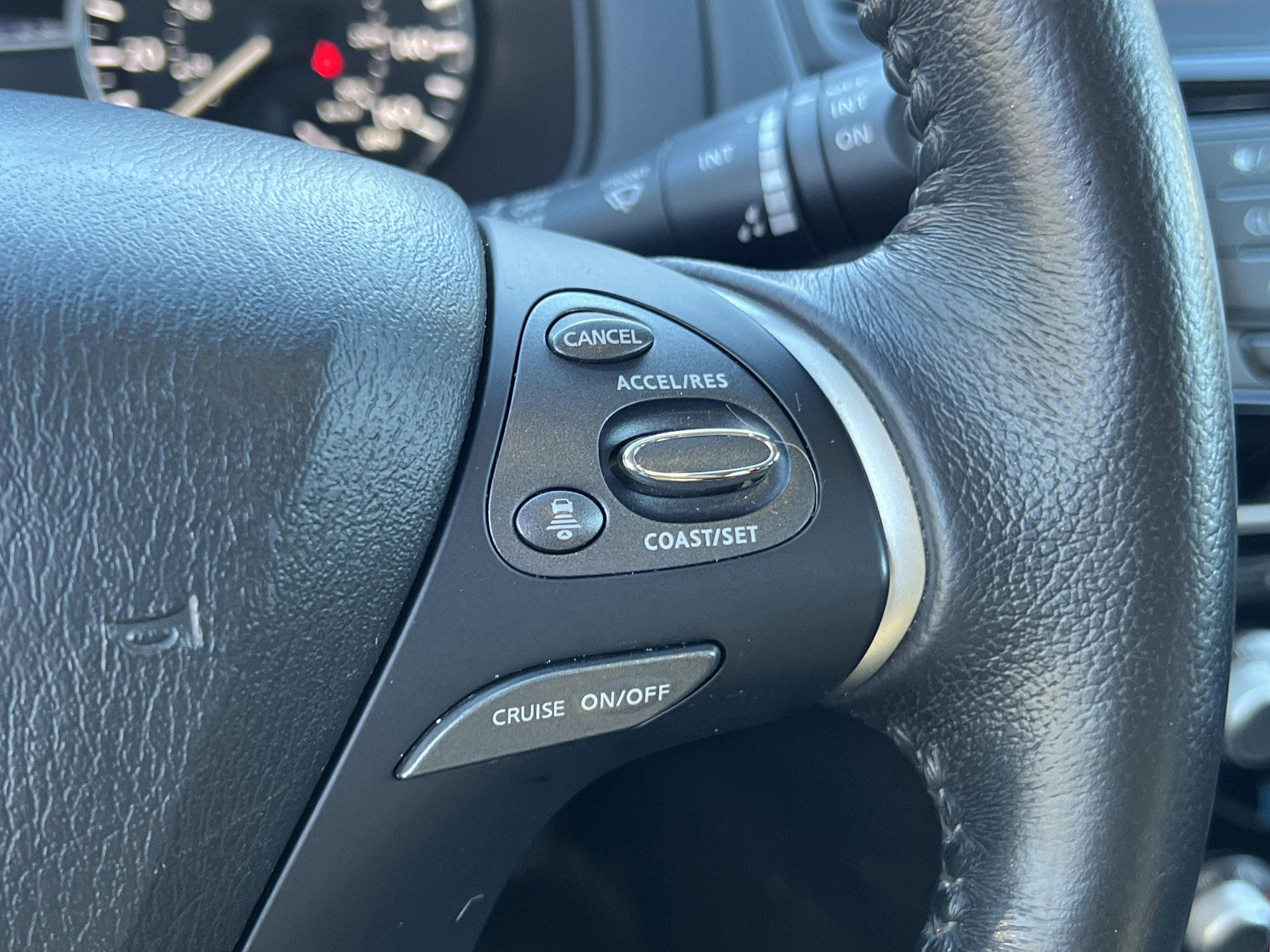 2020 Nissan Pathfinder SV 2WD