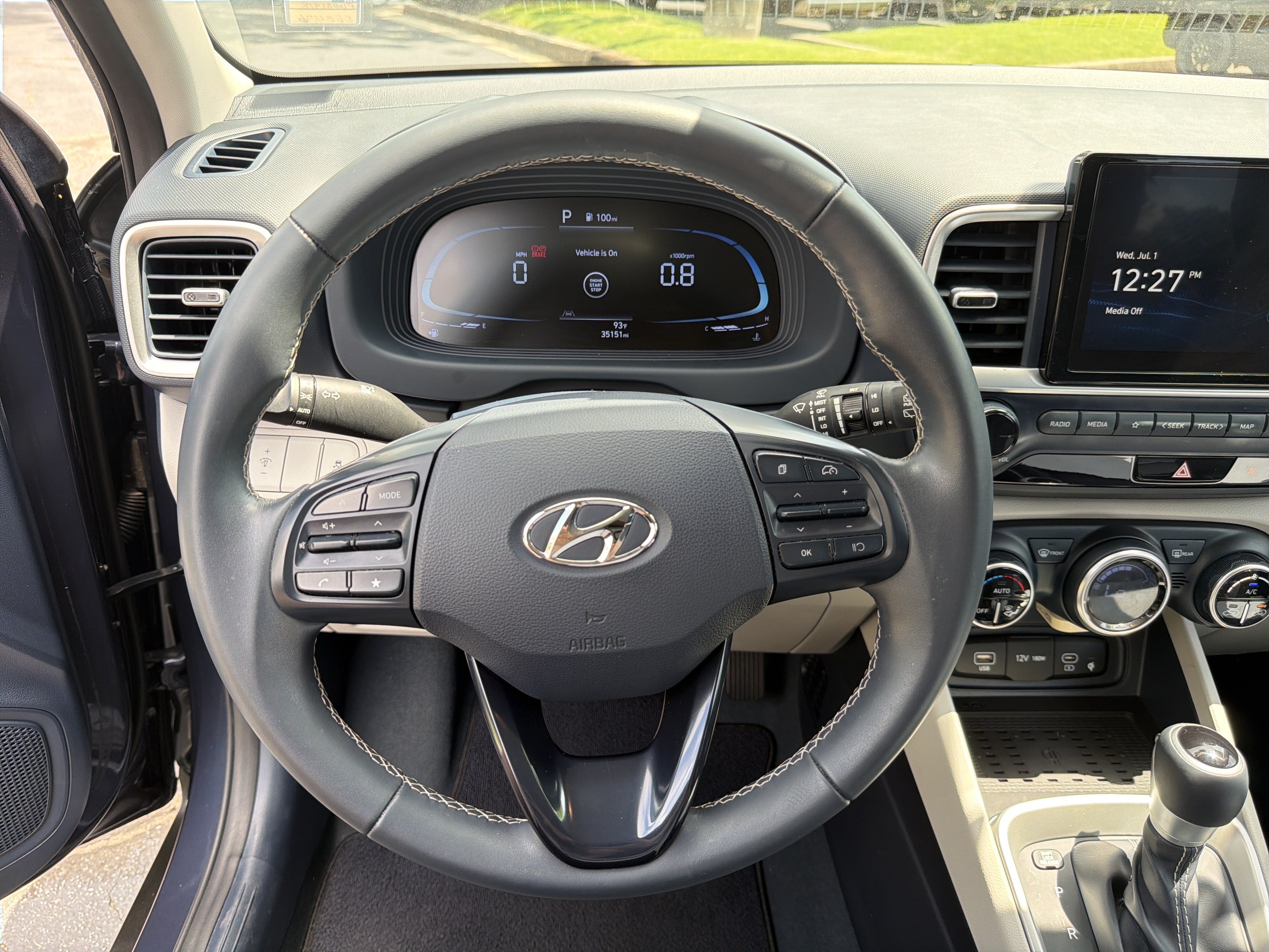 2023 Hyundai Venue Limited - Photo 23