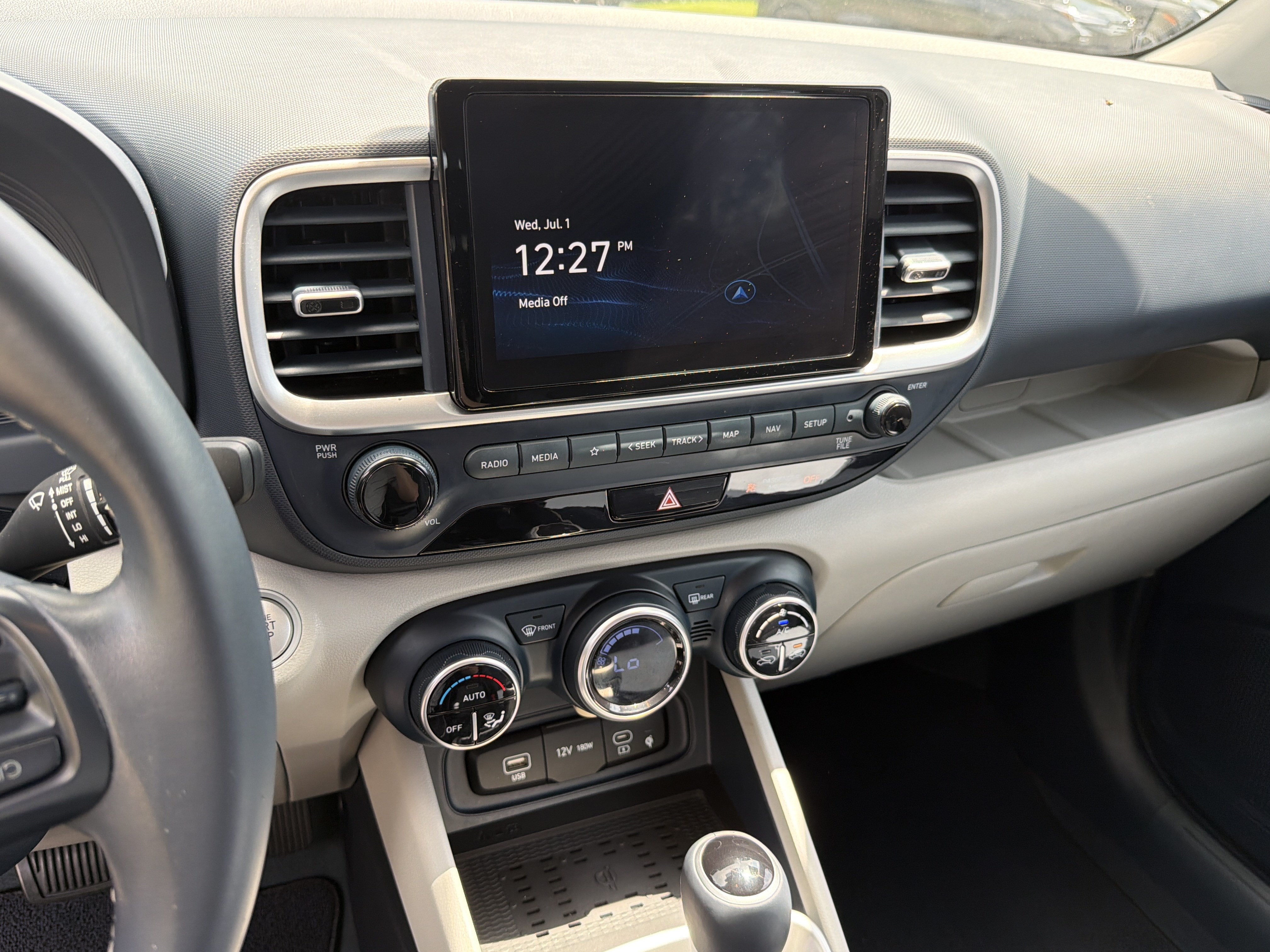 2023 Hyundai Venue Limited - Photo 27