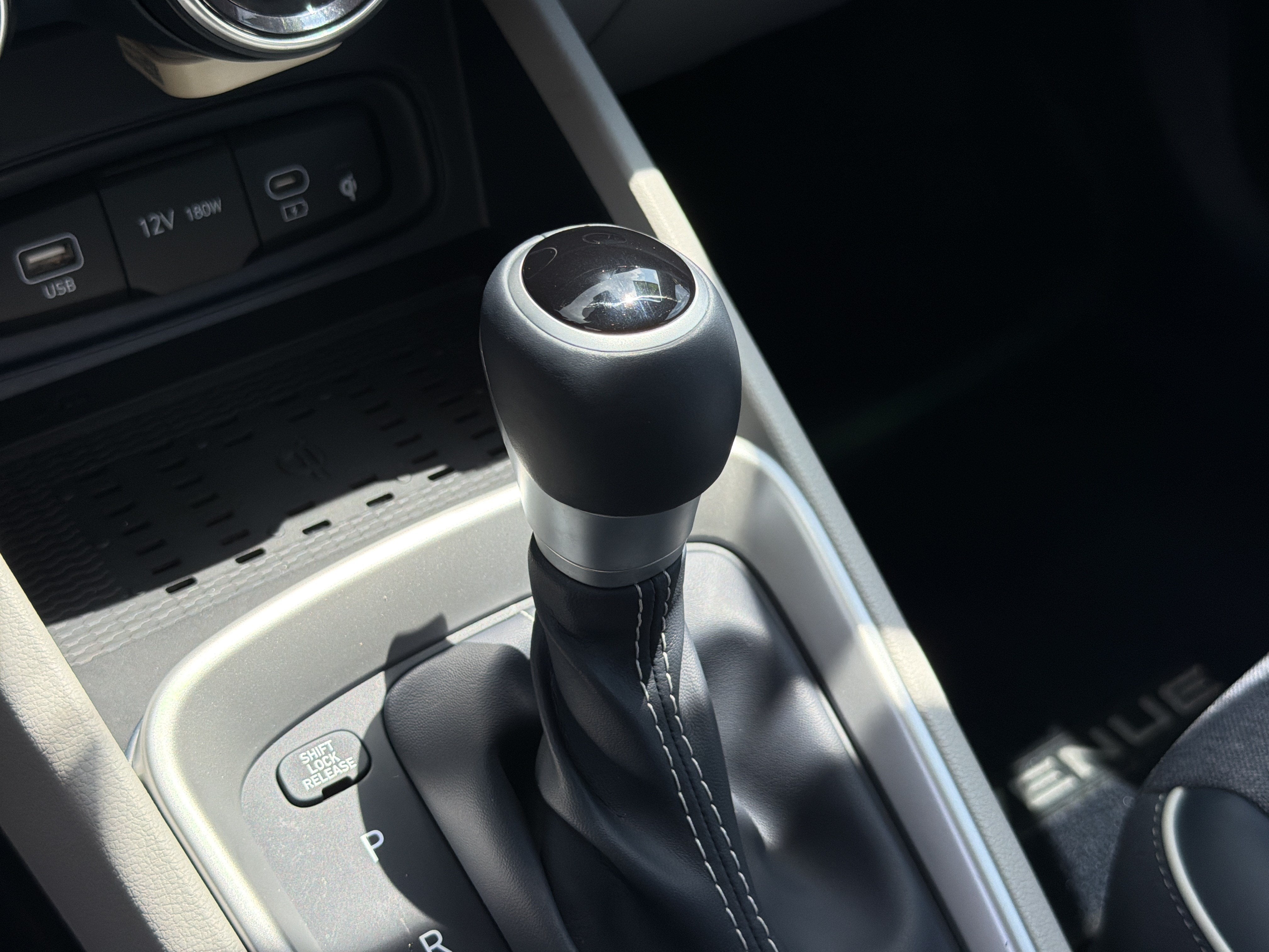 2023 Hyundai Venue Limited - Photo 30