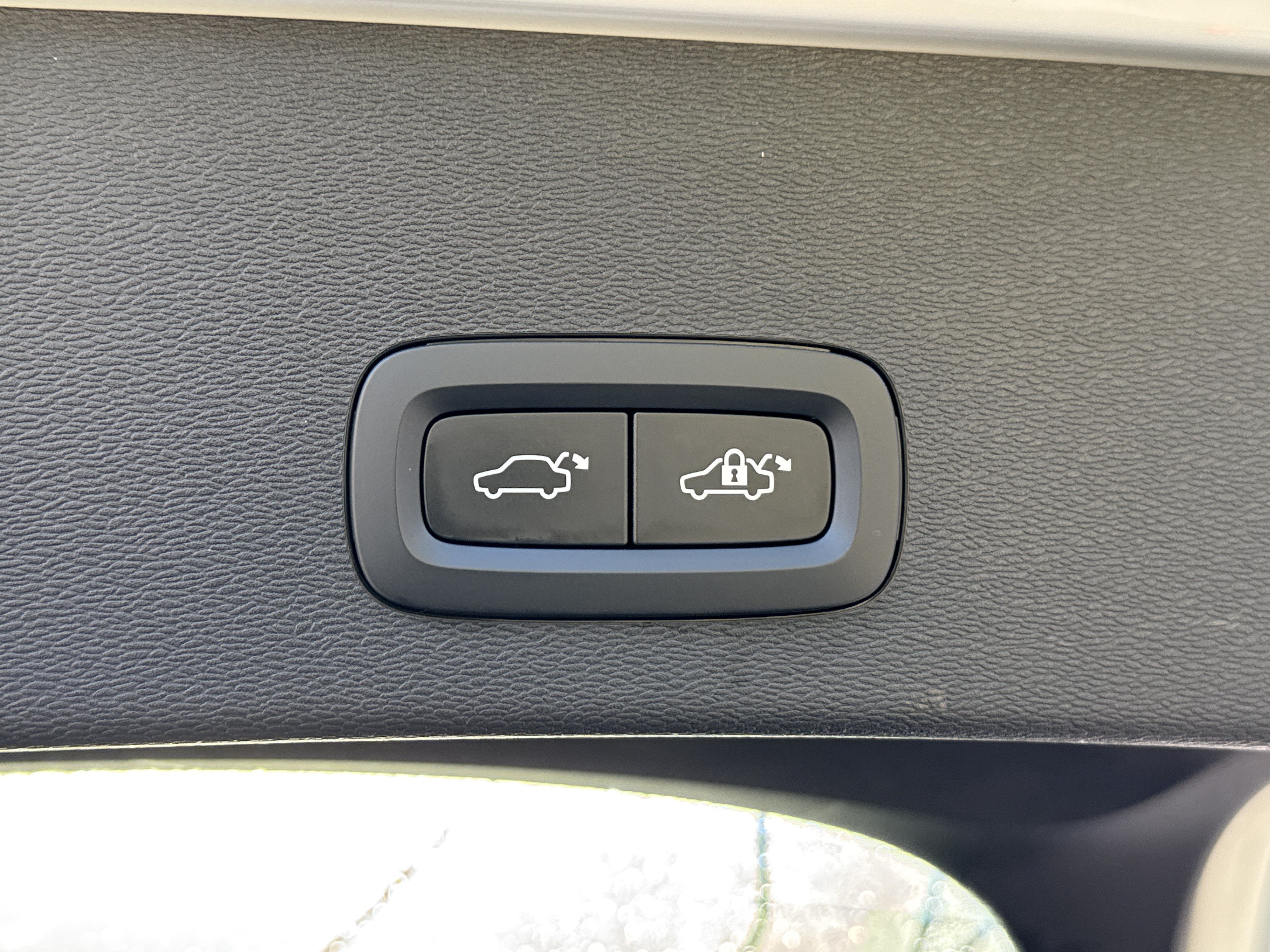 2023 Volvo C40 Plus - Photo 16