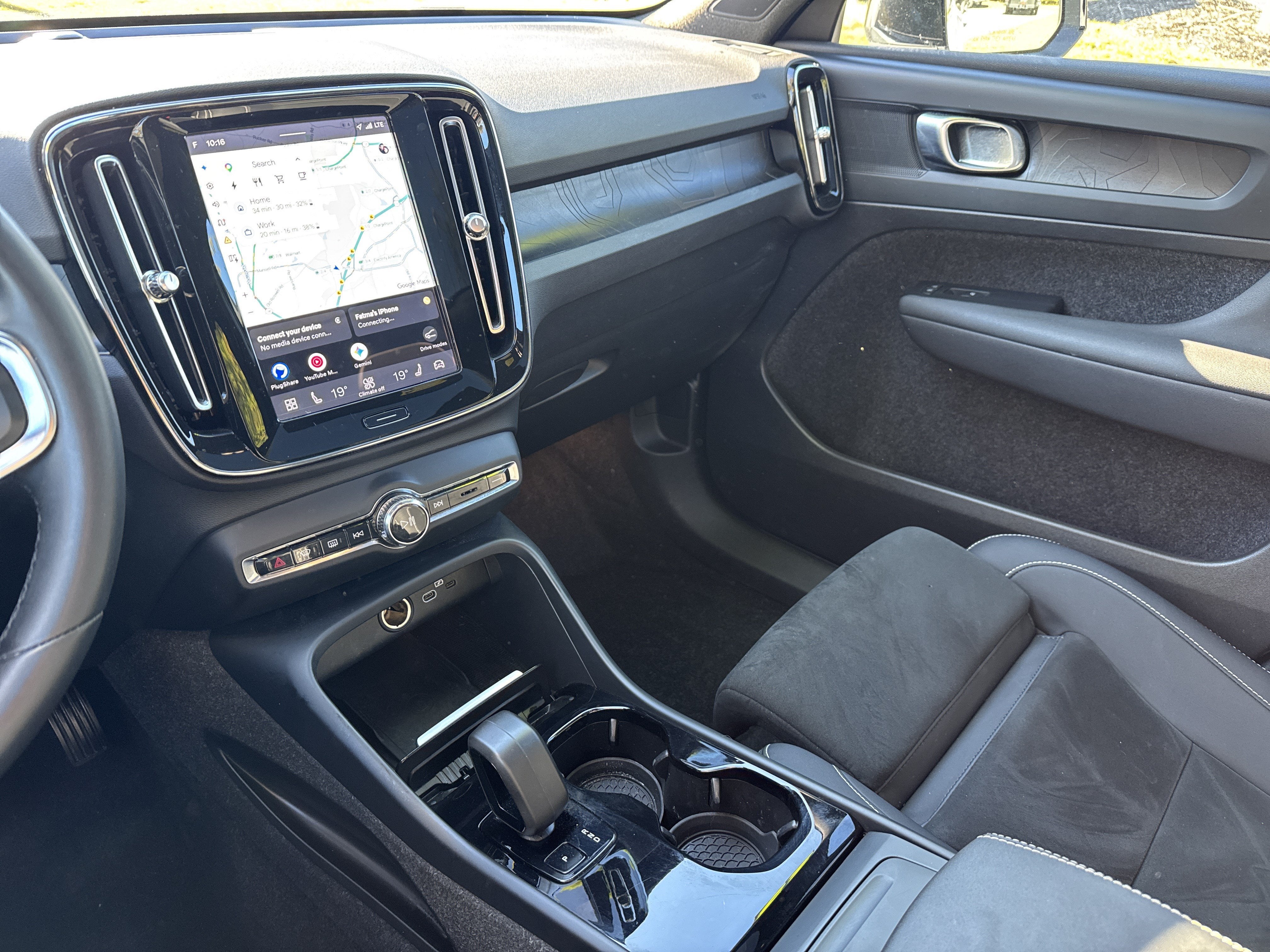 2023 Volvo C40 Plus - Photo 22