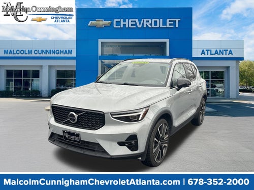 2025 Volvo XC40 Ultra Dark Theme