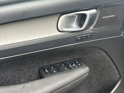 2025 Volvo XC40 Ultra Dark Theme