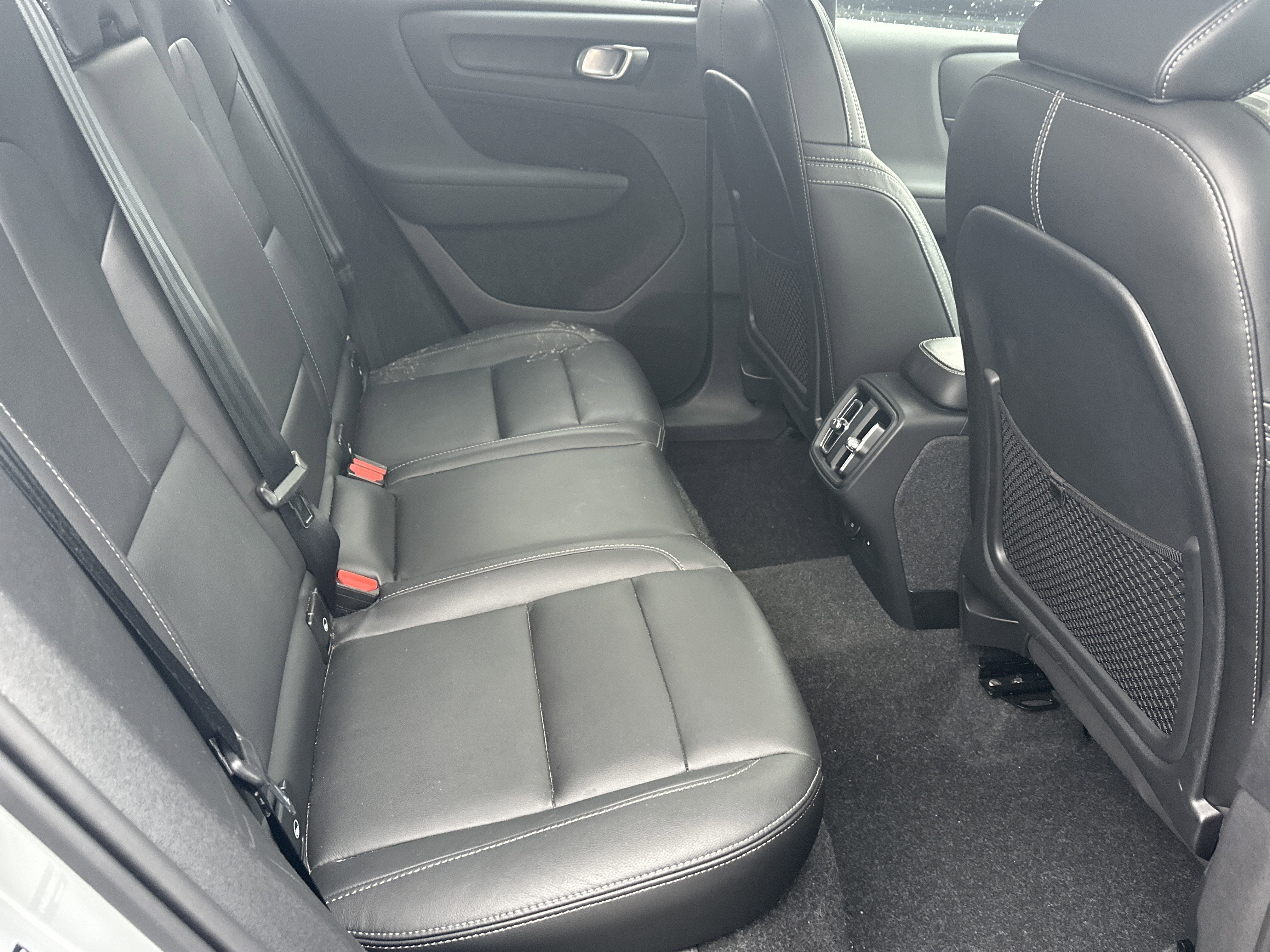 2025 Volvo XC40 Ultra Dark Theme