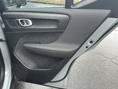 2025 Volvo XC40 Ultra Dark Theme