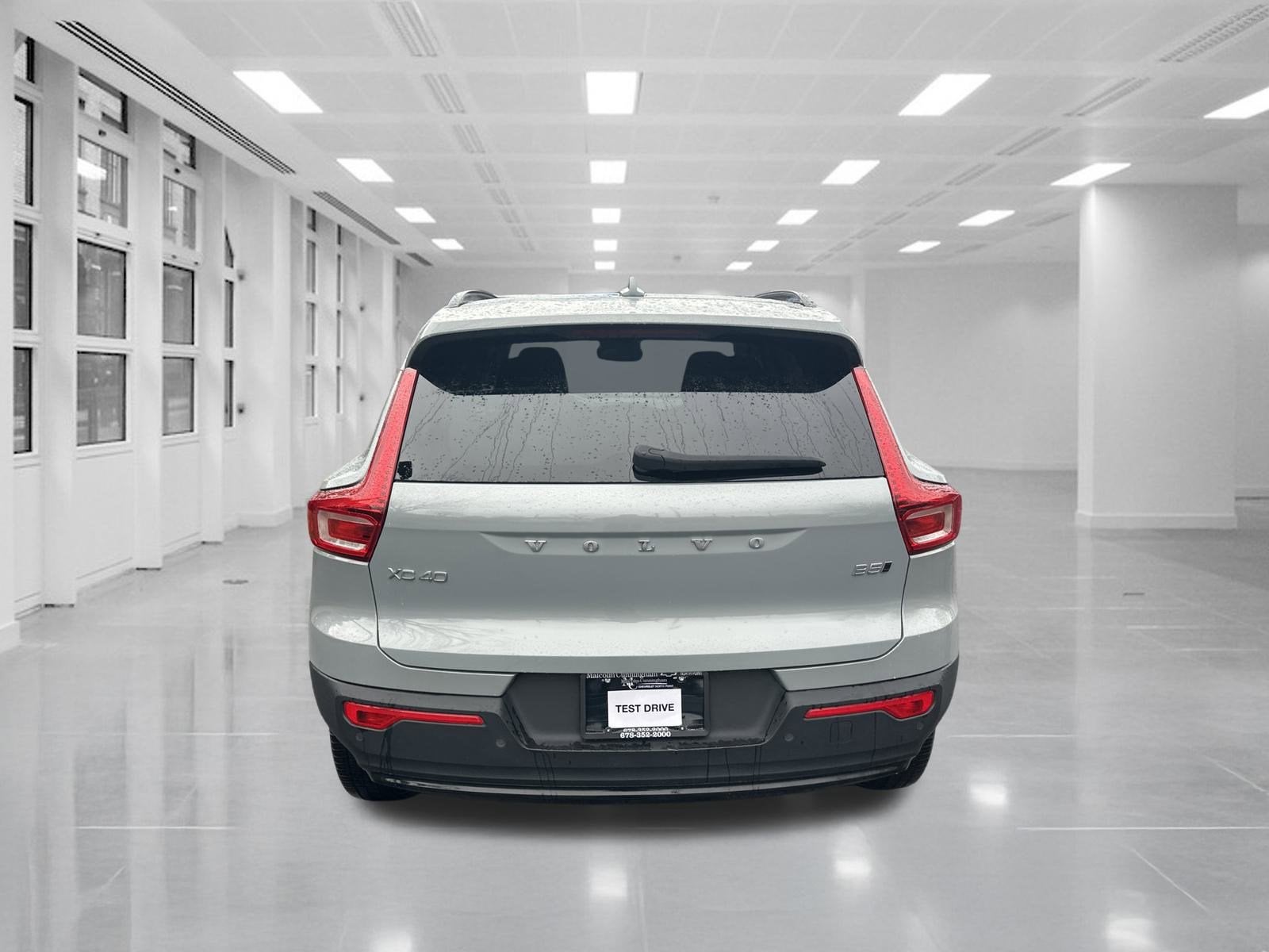 2025 Volvo XC40 Ultra Dark Theme