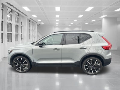 2025 Volvo XC40 Ultra Dark Theme