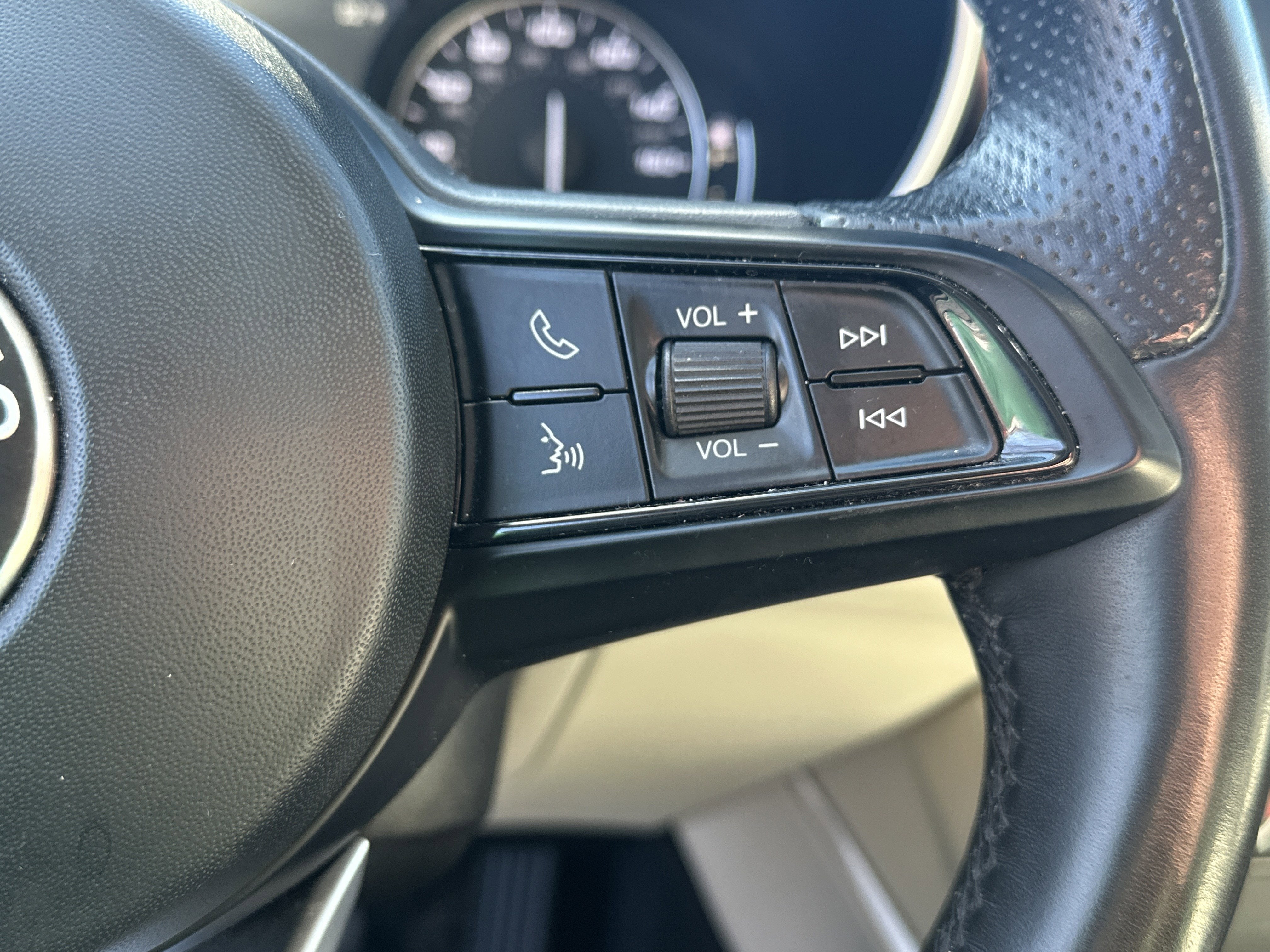 2021 Alfa Romeo Stelvio ICE