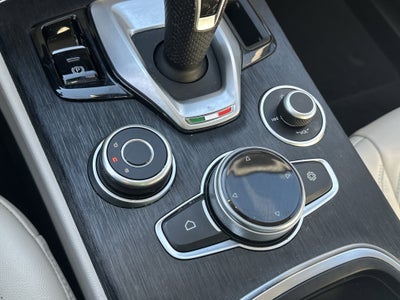 2021 Alfa Romeo Stelvio ICE